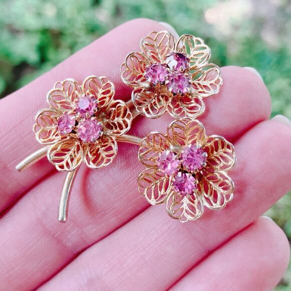 Vintage Mid Century Filigree Brooch Pink Rhinestone Floral Gold Tone 1950s 1960s - Picture 5 of 10